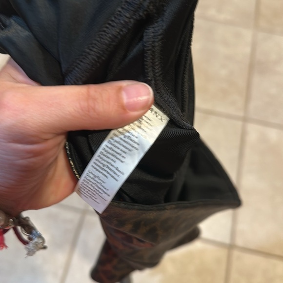 Spanx Leopard Metallic Faux Leather Shapewear Leggings M Compression - Picture 6 of 6